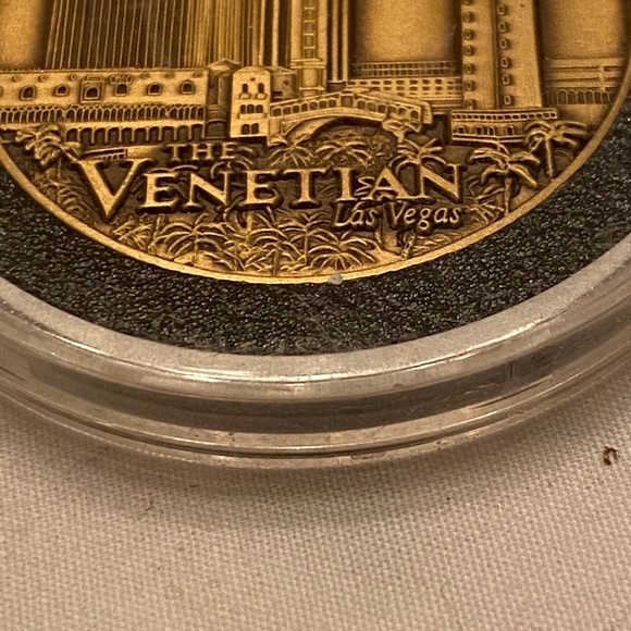 Collectible Venetian Guggenheim Las Vegas 🪙 Coin - Picture 10 of 14